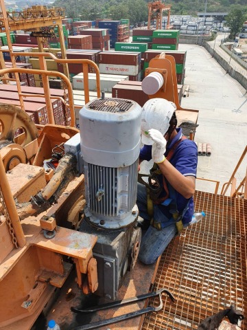 ซ่อมมอเตอร์เครนสนาม